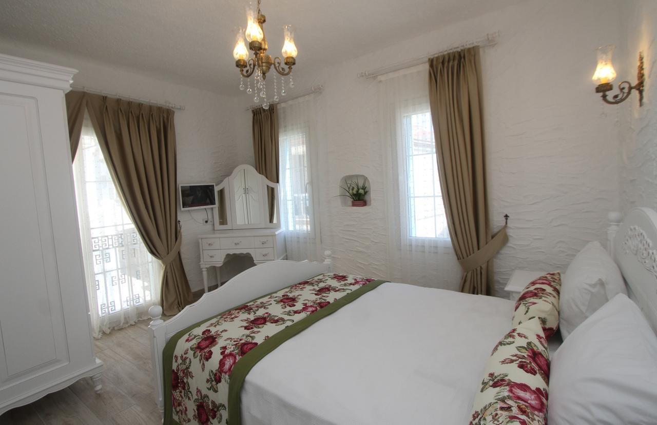 Alya Mou Butik Hotel Cesme Bagian luar foto