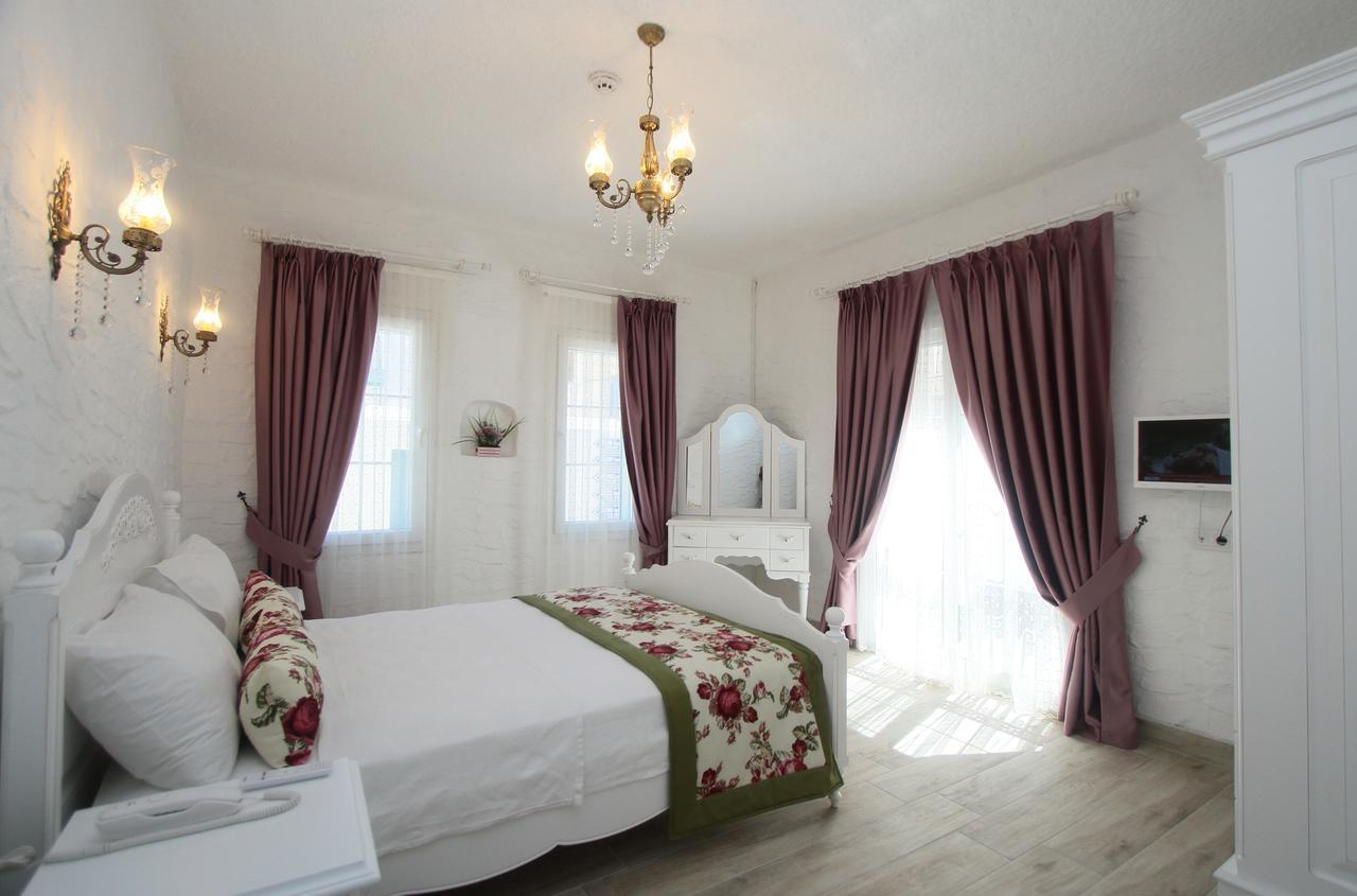 Alya Mou Butik Hotel Cesme Bagian luar foto